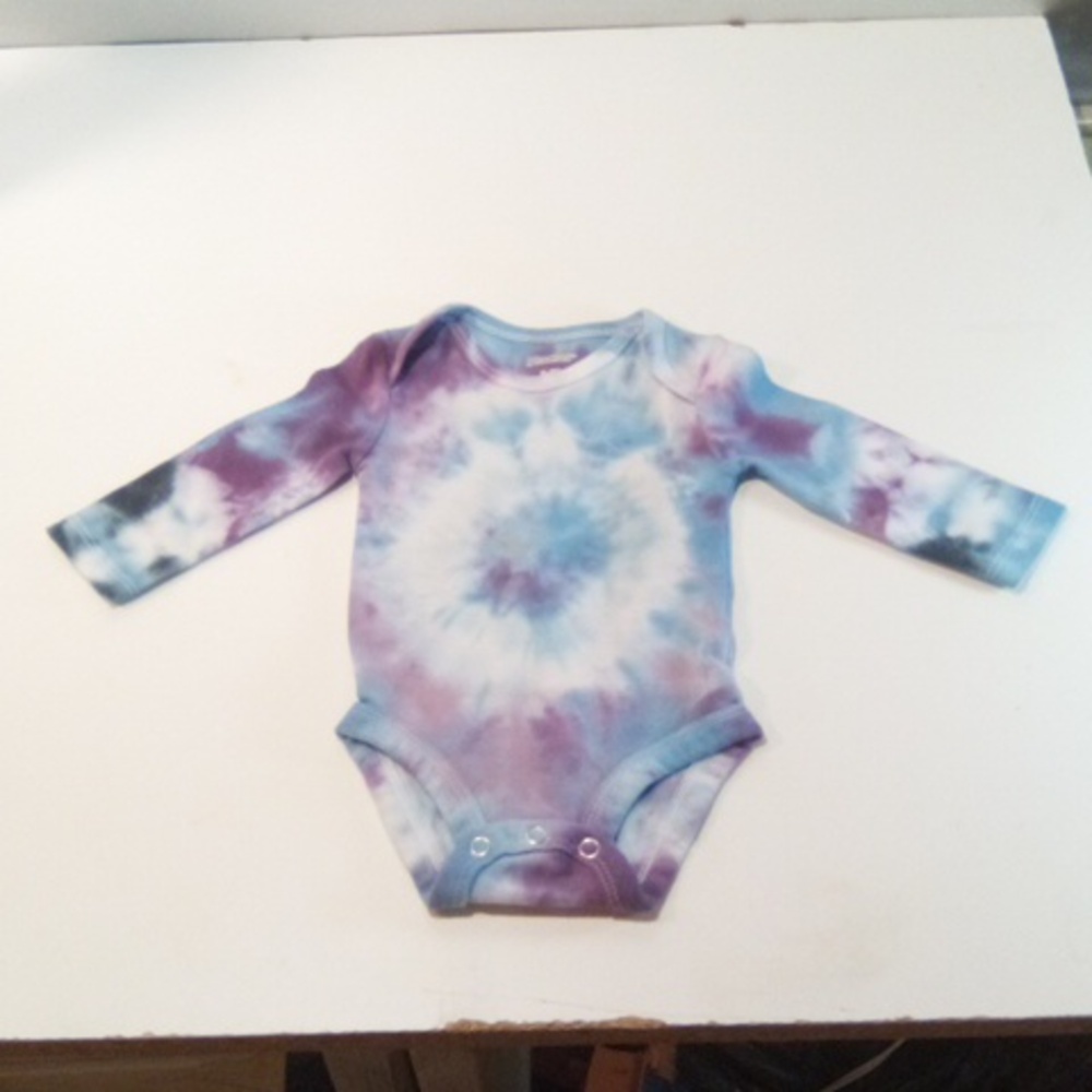 Hand tie-dyed,long sleeve onesie.